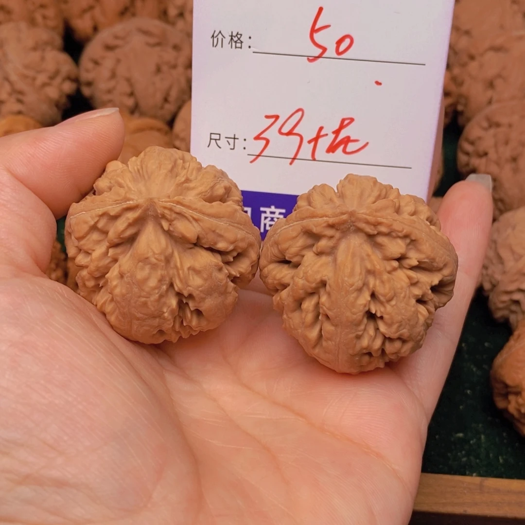 潞***鍅文玩核桃霸王龙核桃