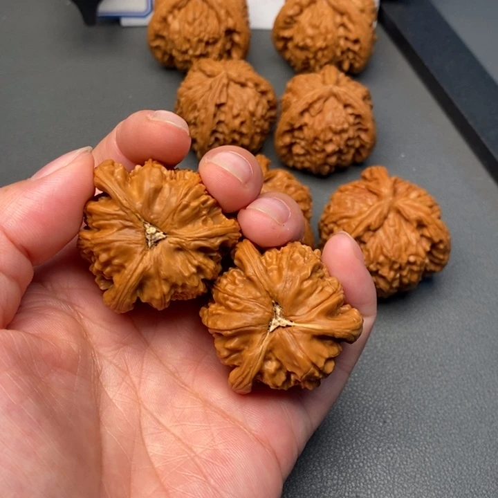 文玩核桃吊坠大**丶核桃