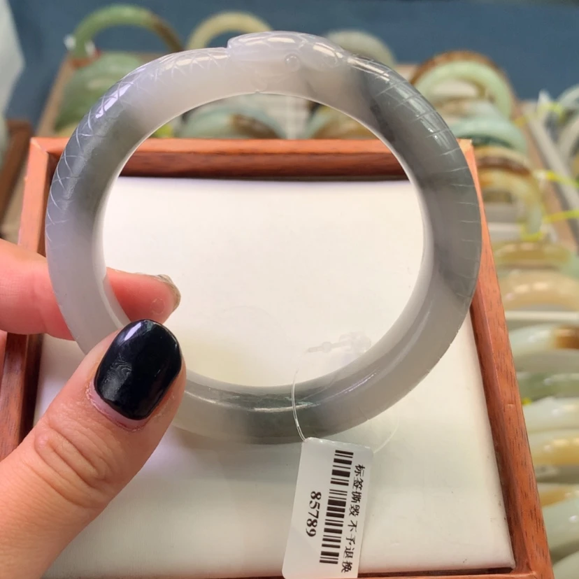 【闪购商品】和田玉手镯未镶嵌56 57