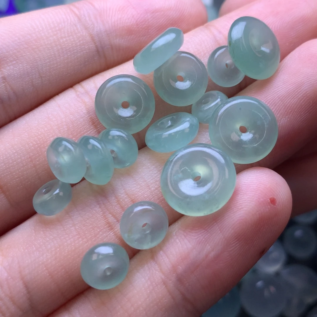 定制翡翠未镶嵌挂件