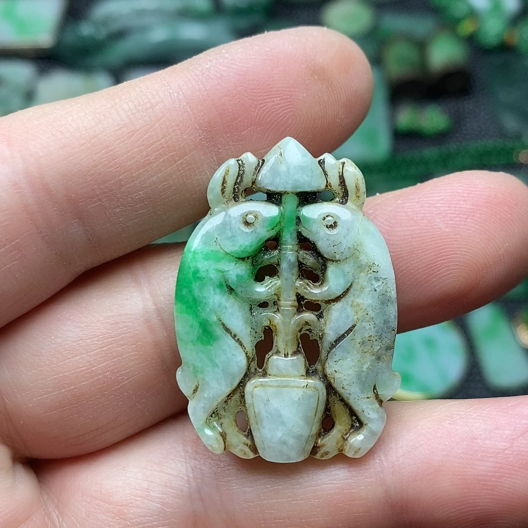 翡翠挂件未镶嵌绘**素缅甸天然翡翠玉兔