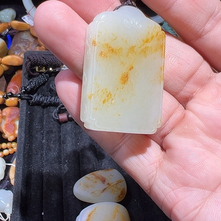 给***的吊坠(不含链)未镶嵌和田玉