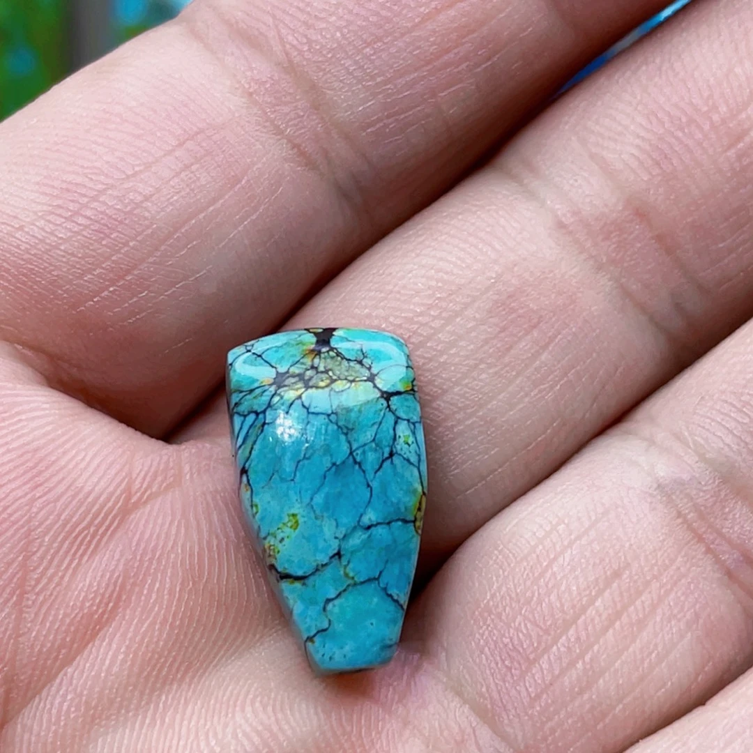 绿松石未镶嵌颈饰