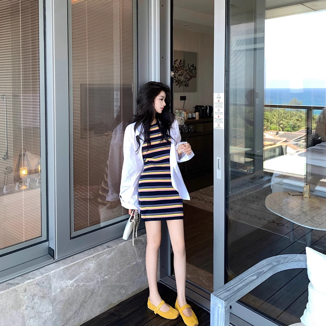 “Pr*da甜酷条纹”是夏天的感觉~100棉复古吸睛条纹背心&连衣裙