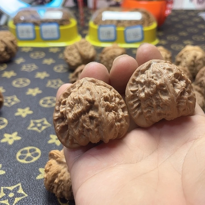 时***沙吊坠文玩核桃狮子