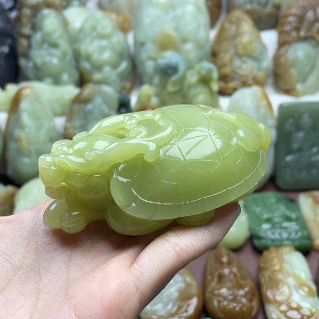 脚***地颈饰未镶嵌和田玉