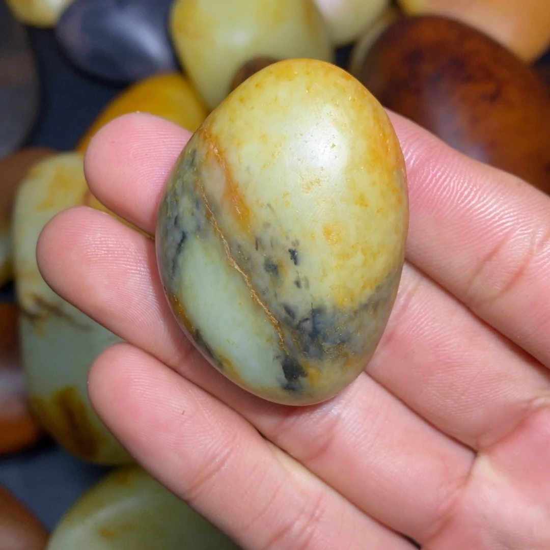 和田玉未镶嵌珠宝奇石