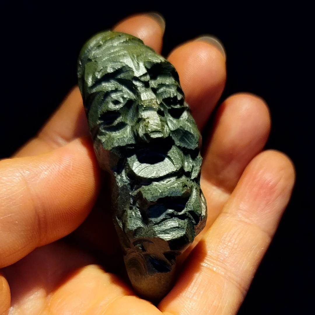 一斗光/纯手工雕刻/手把件/摆件/艺术品/吊坠/挂坠/原石雕刻/石刻