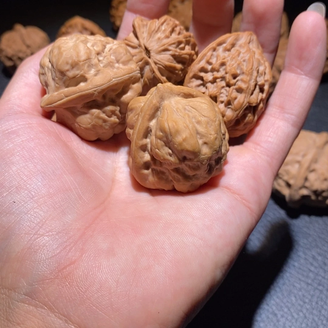 老***生吊坠文玩核桃古蝉，鸡心
