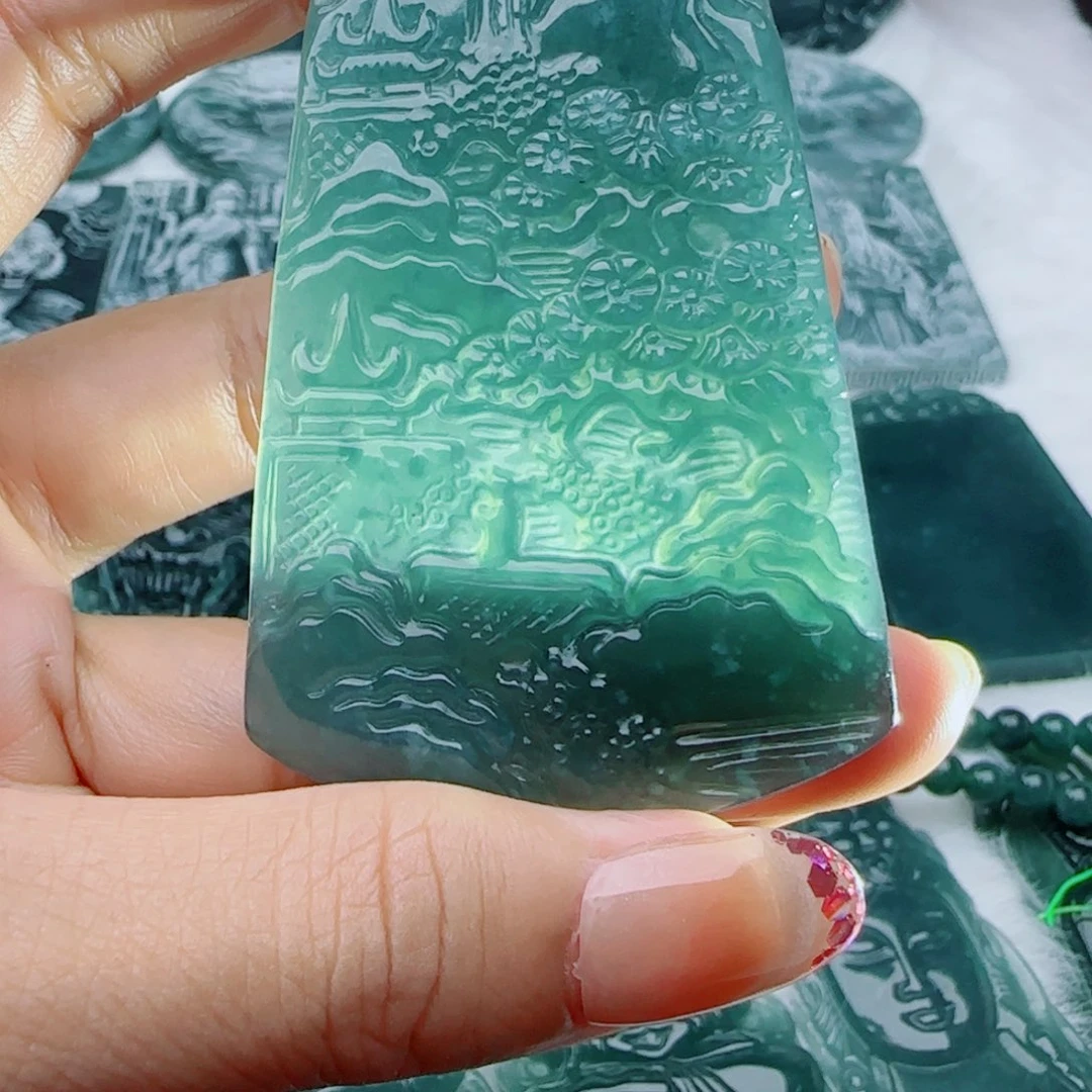 此***憾颈饰未镶嵌翡翠多样性发货天然的A货翡翠