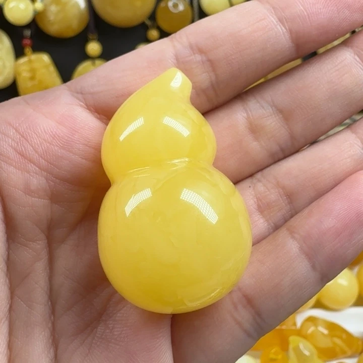蜜蜡未镶嵌珠宝奇石