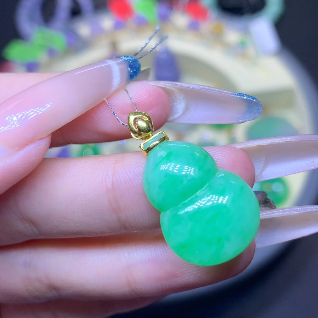 颈饰18K金镶嵌翡翠天然