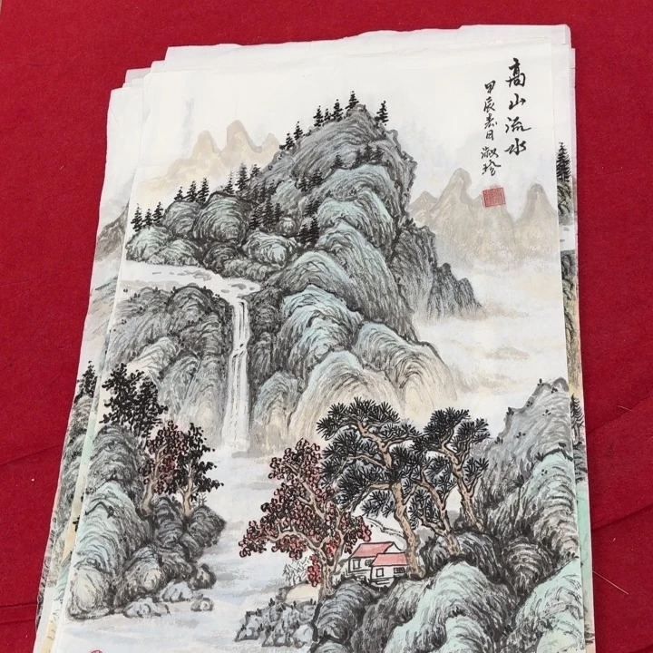 国画花鸟等图案为三开
