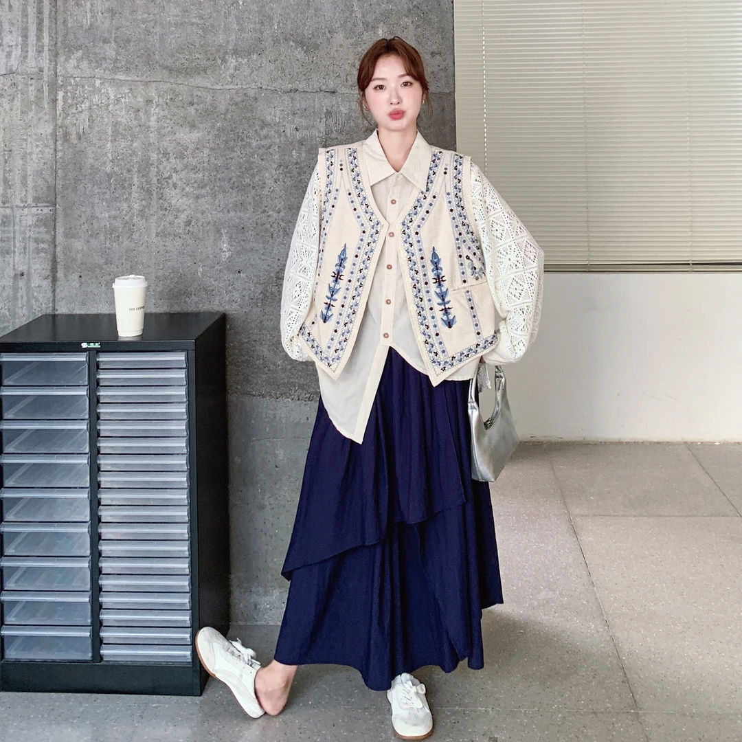 法式蕾丝镂空衬衫套装裙女2025秋季新款民族风刺绣马甲裙裤三件套