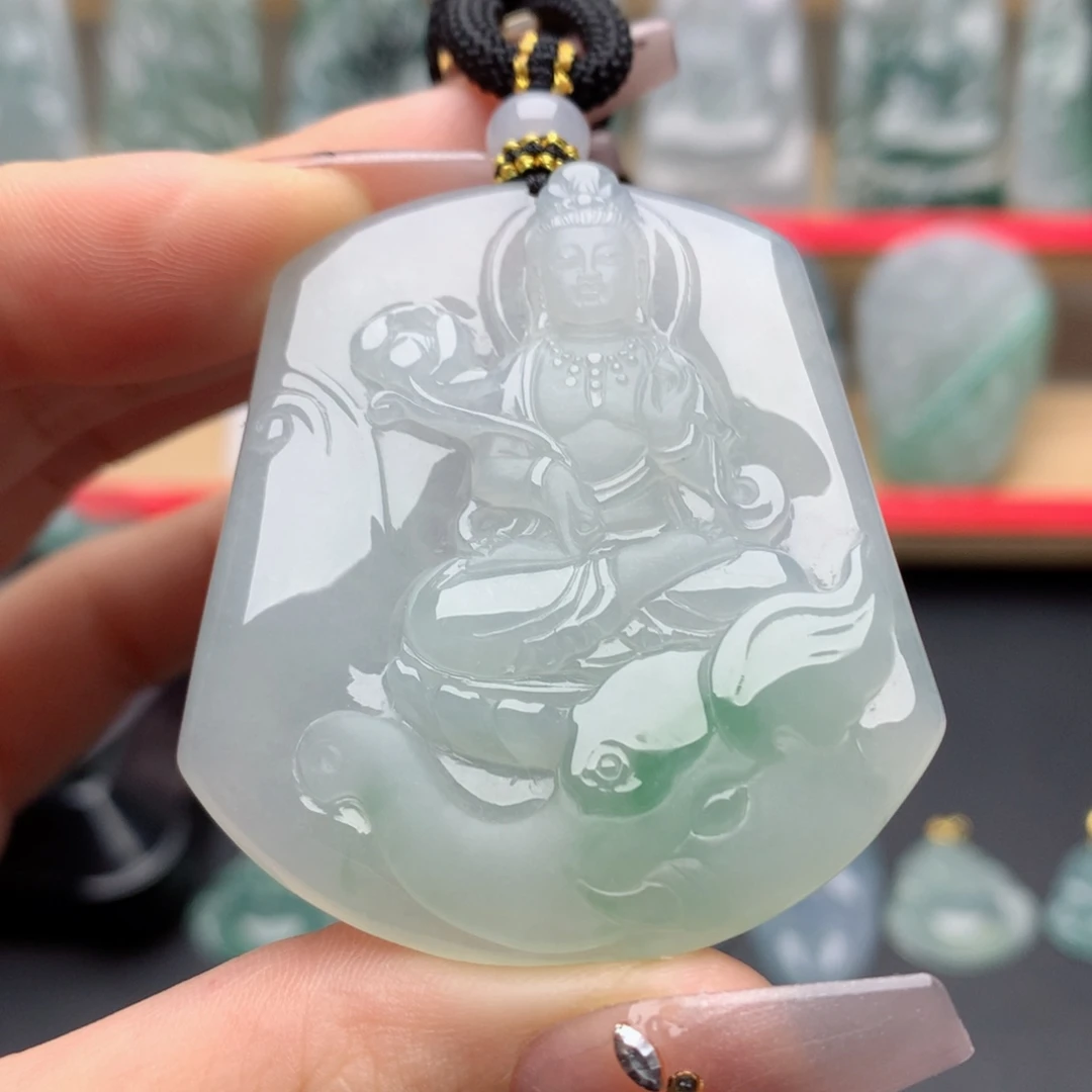 翡翠未镶嵌颈饰普贤菩萨