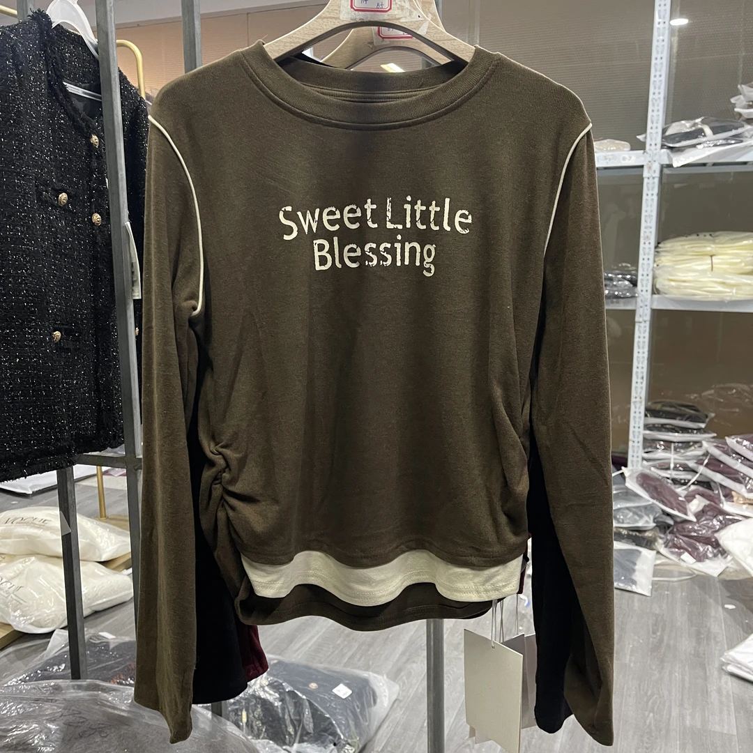 【831-6】假两件长袖T恤字母印花上衣