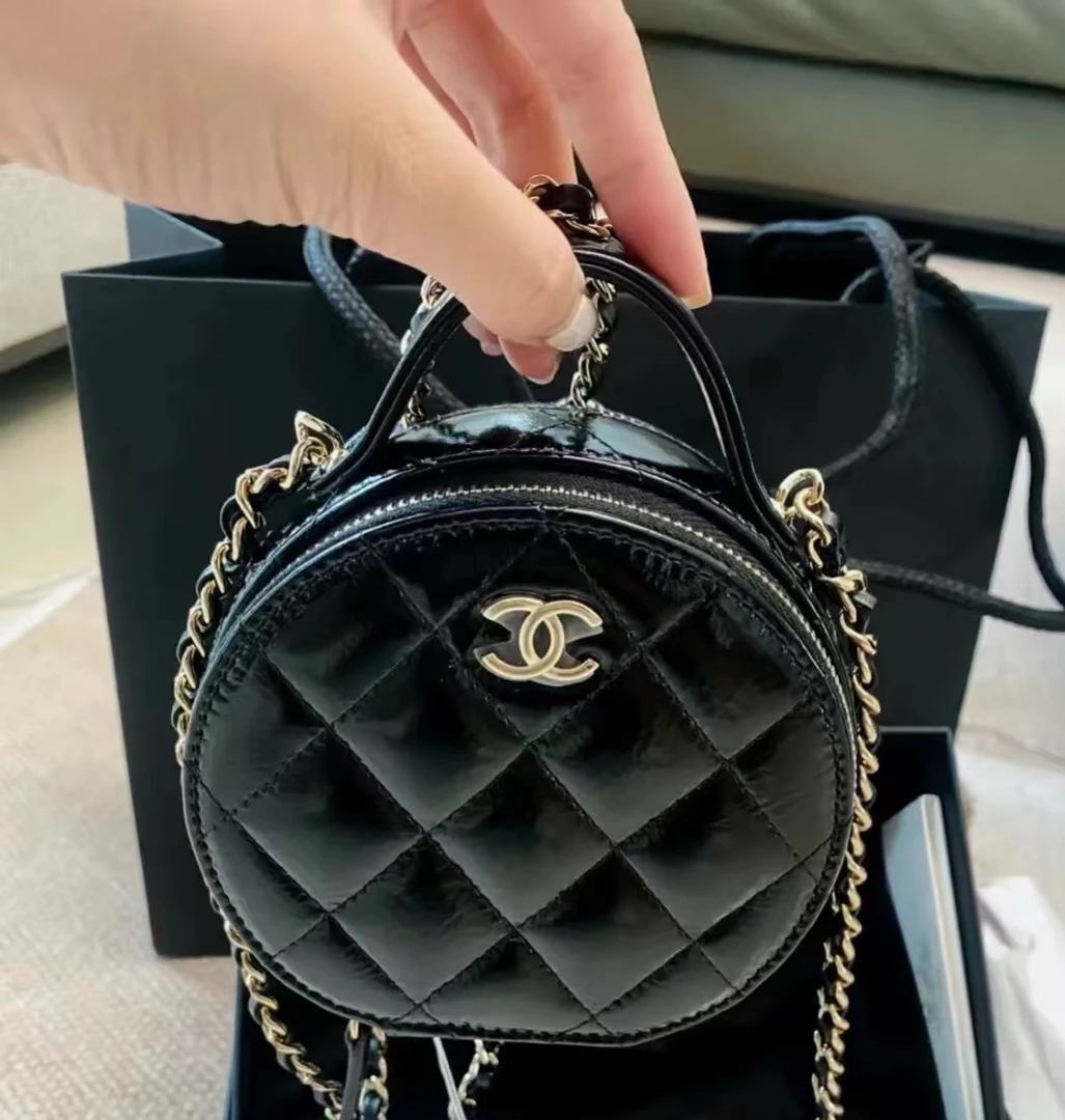 99新 Chanel/香奈儿 多多奢品/香奈儿黑金油蜡皮小圆饼包/99新