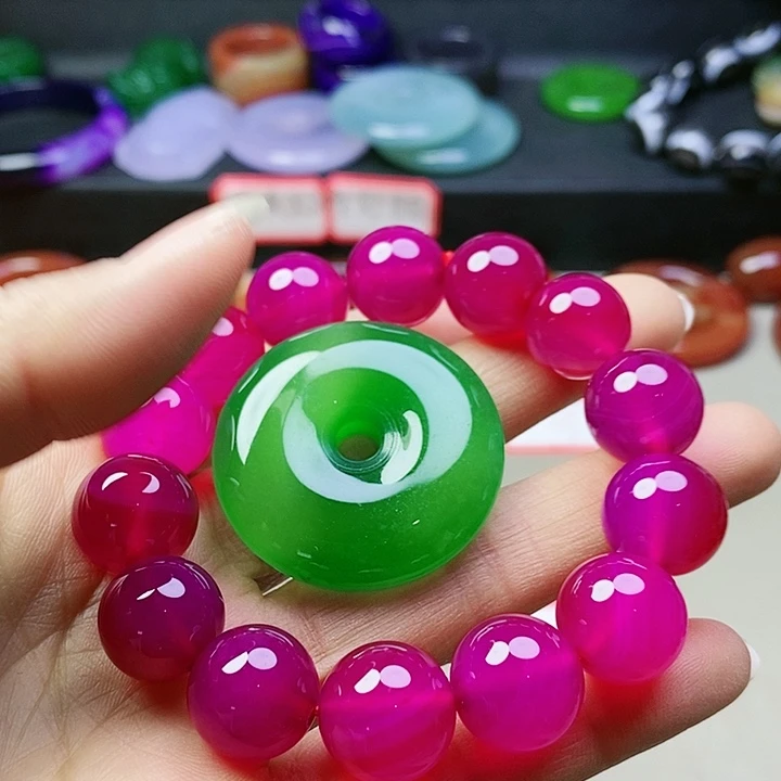 玛瑙/玉髓颈饰未镶嵌飞****?