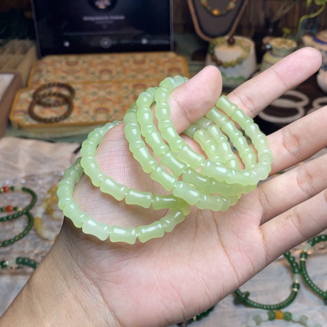 阿***荣未镶嵌手链和田玉