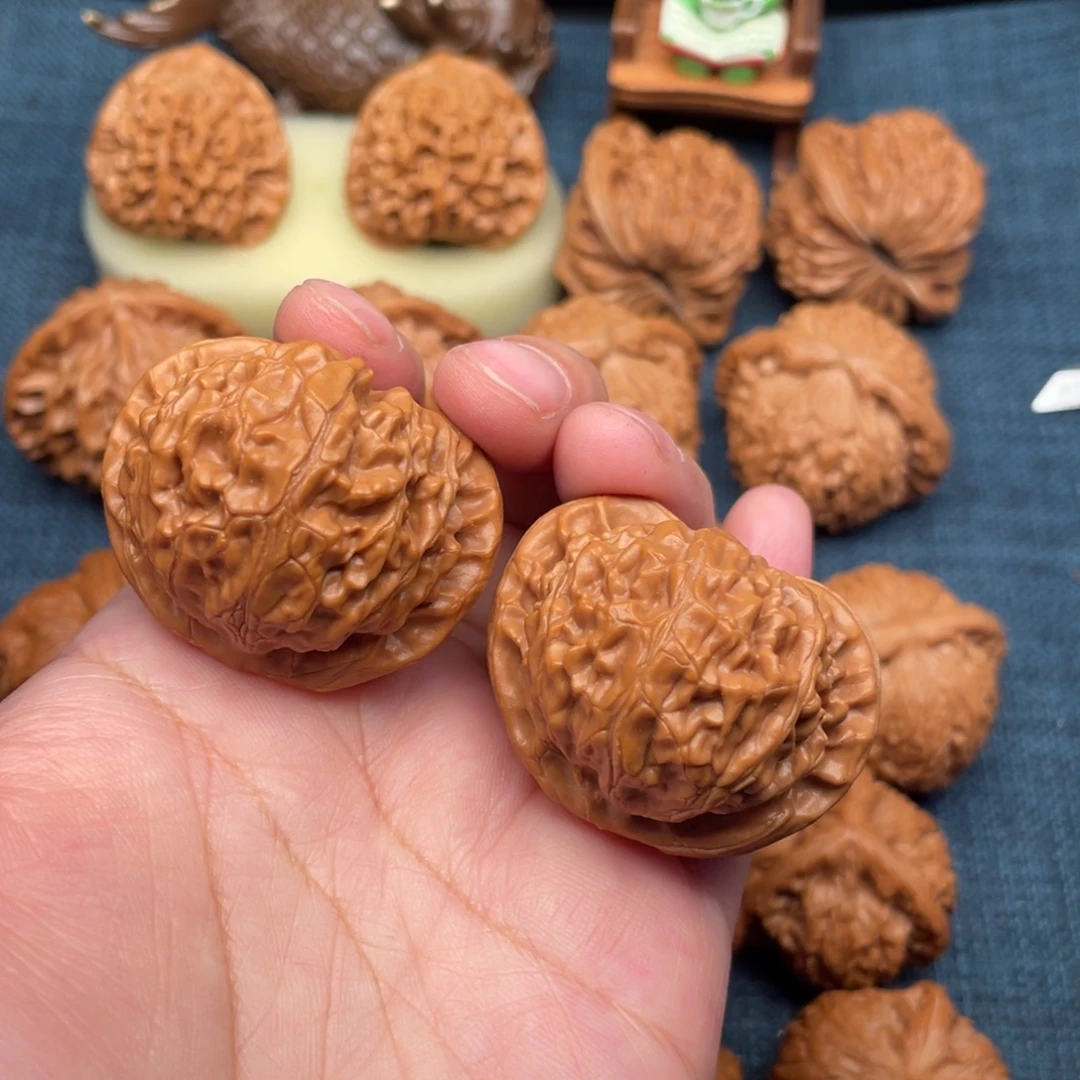 文玩核桃把件42毕业爆肉宫灯全品