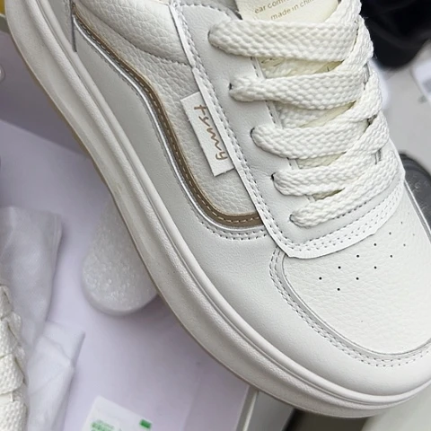 牛皮真皮女士板鞋37.35码