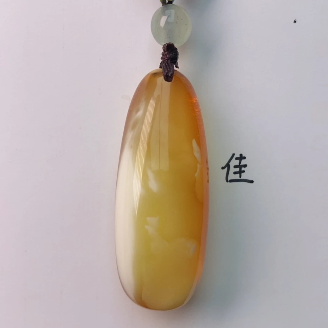未镶嵌琥珀珠宝奇石