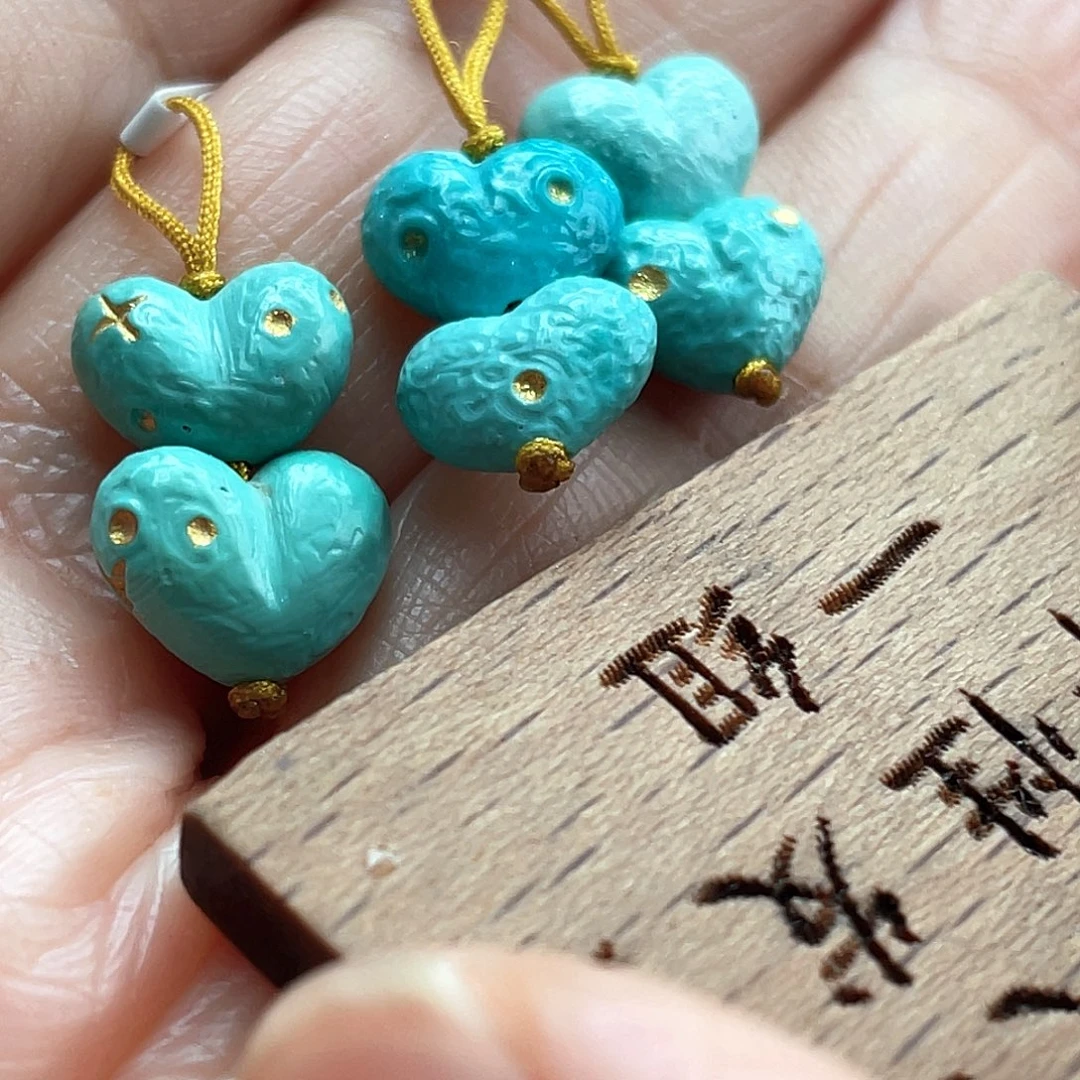 未镶嵌绿松石颈饰