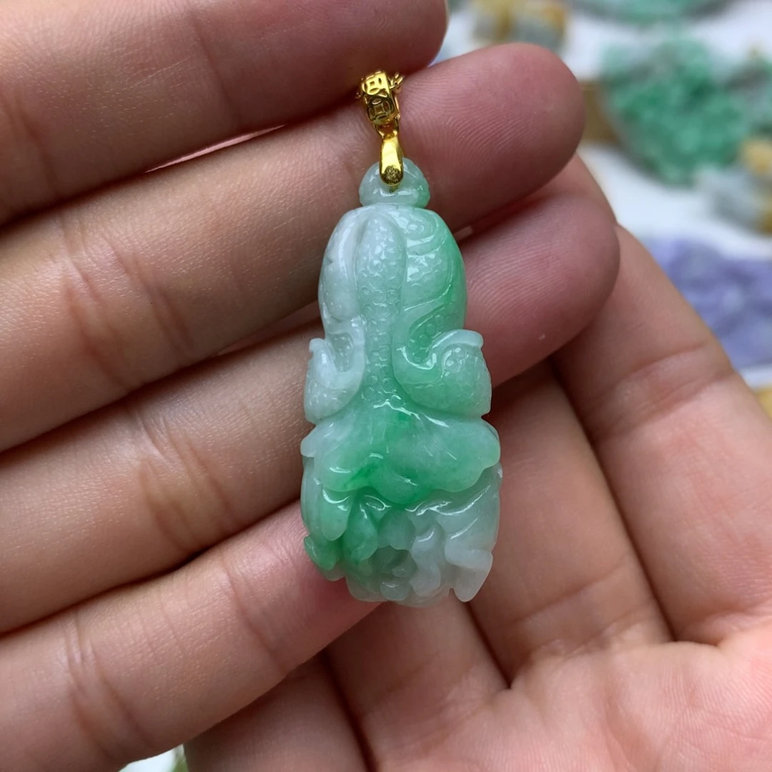 翡翠未镶嵌颈饰翡翠