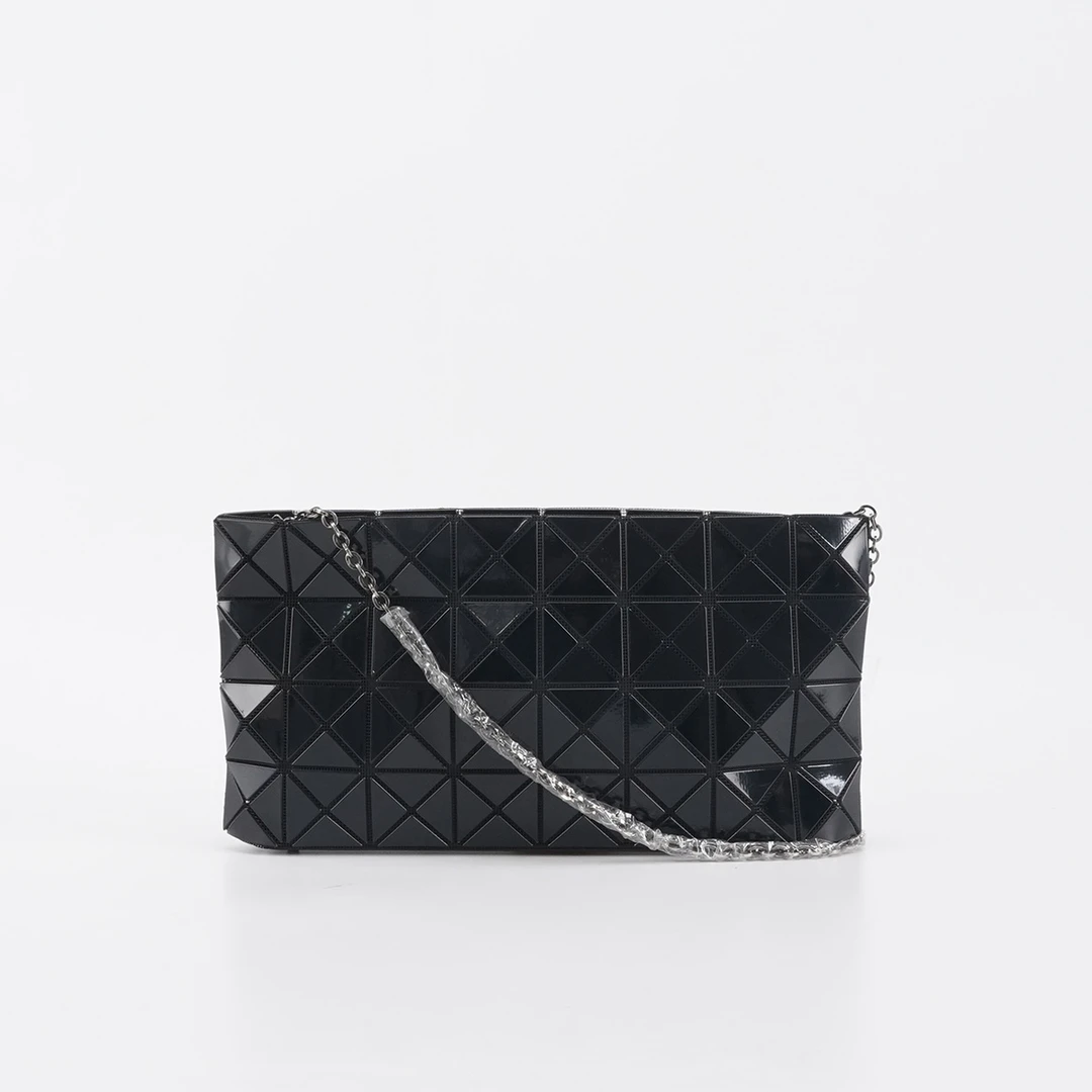 95新 Issey Miyake/三宅一生 【诗诗】三宅一生斜挎包/BG23001151