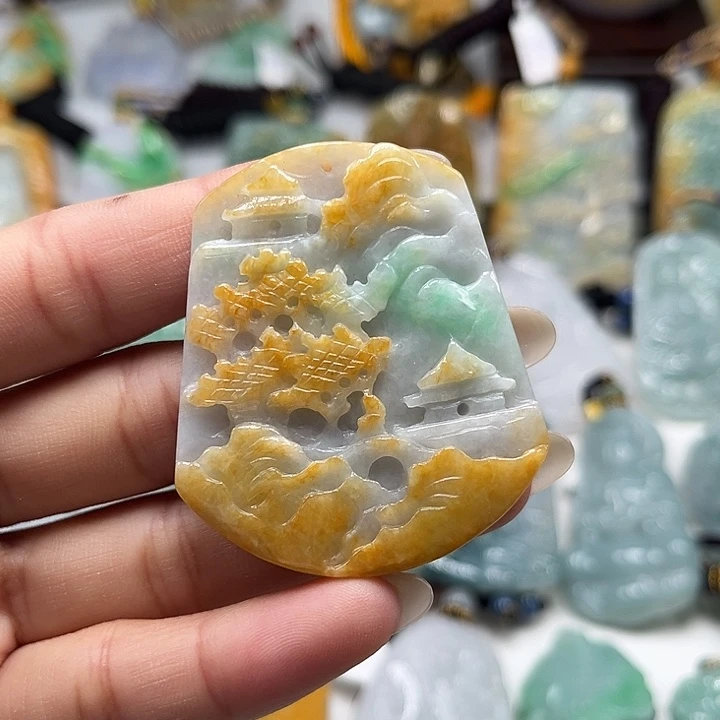 翡翠未镶嵌颈饰山水牌