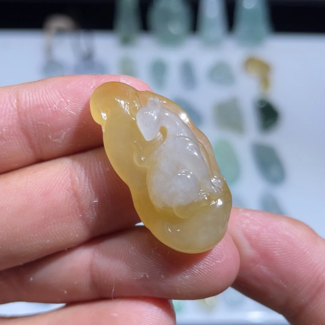 颈饰未镶嵌翡翠小狐仙