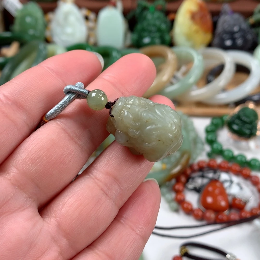 和田玉颈饰未镶嵌