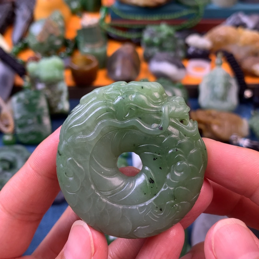 点***爸和田玉未镶嵌颈饰