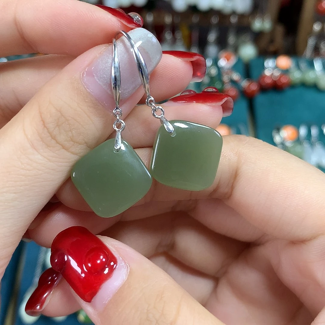 和田玉银S925镶嵌耳饰方糖卡15左右