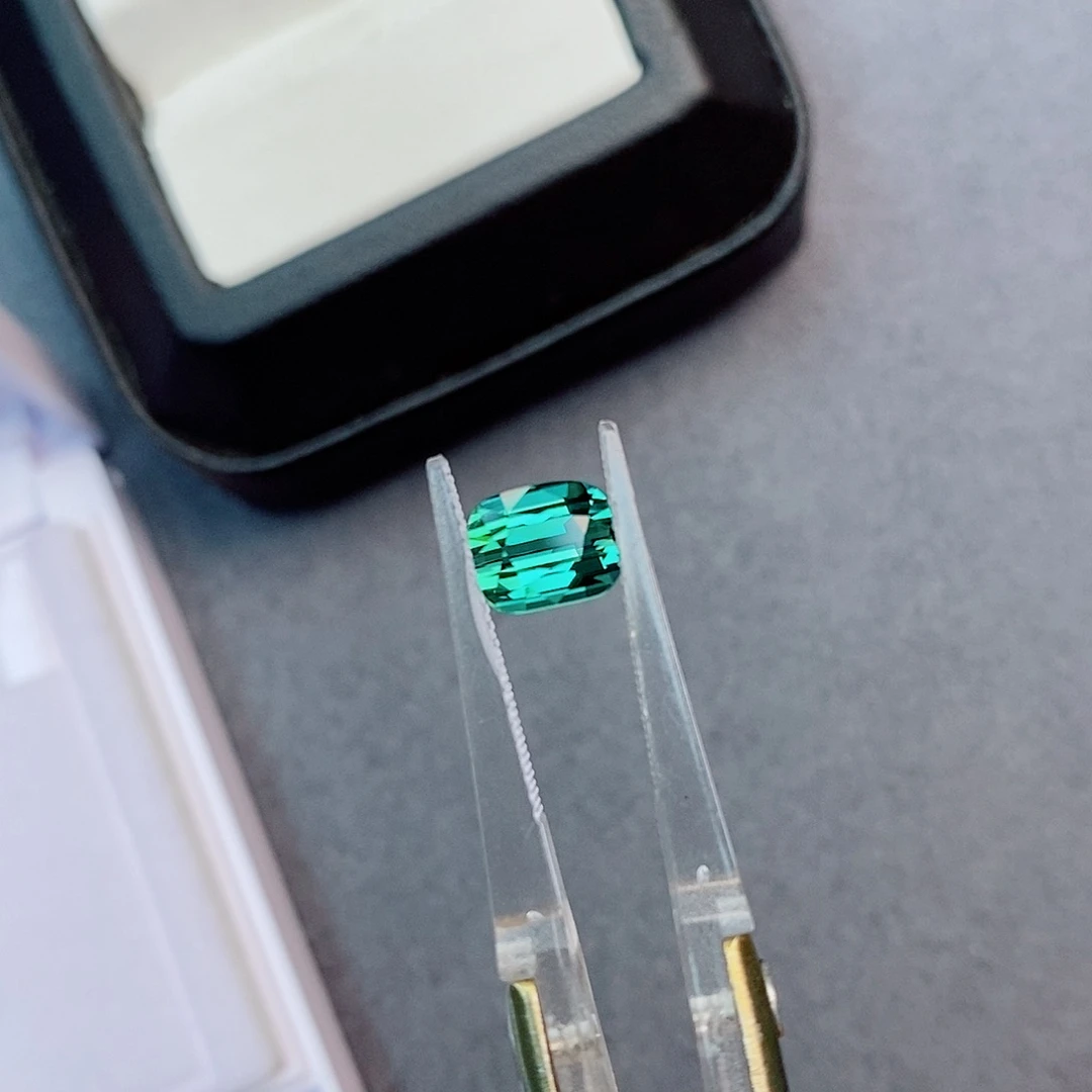 未镶嵌珠宝半成品碧玺1.83ct 拉贡