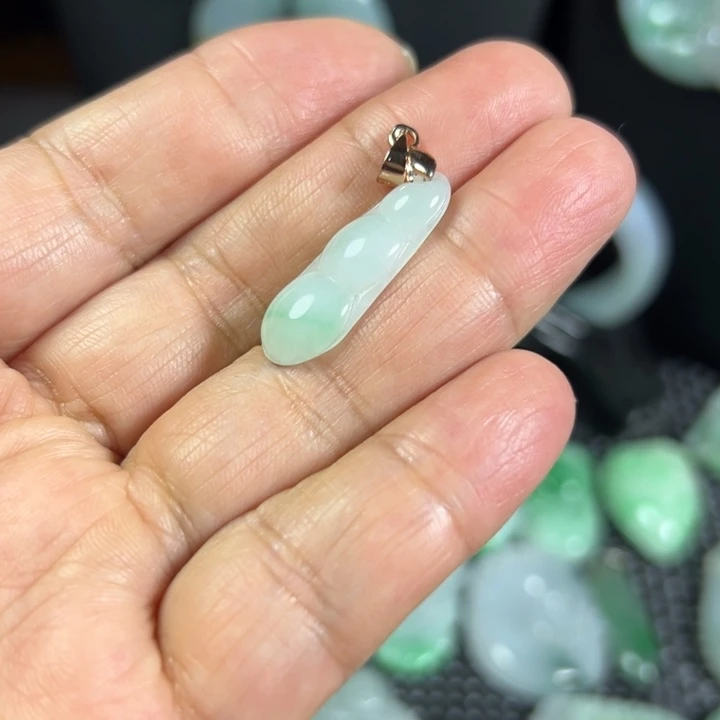 可***歆翡翠未镶嵌颈饰02