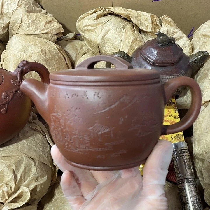 紫砂茶壶原矿泥料，手工制作一把紫砂壶。