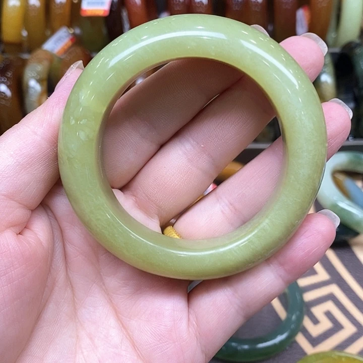 未镶嵌蛇纹石玉手镯