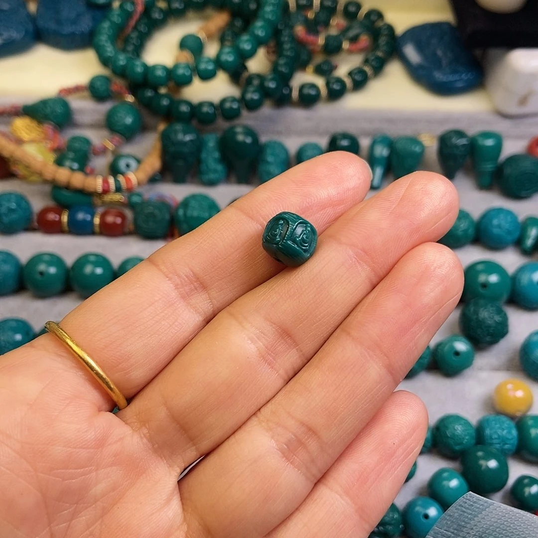 琉璃手工艺品博**o琉璃科技配饰