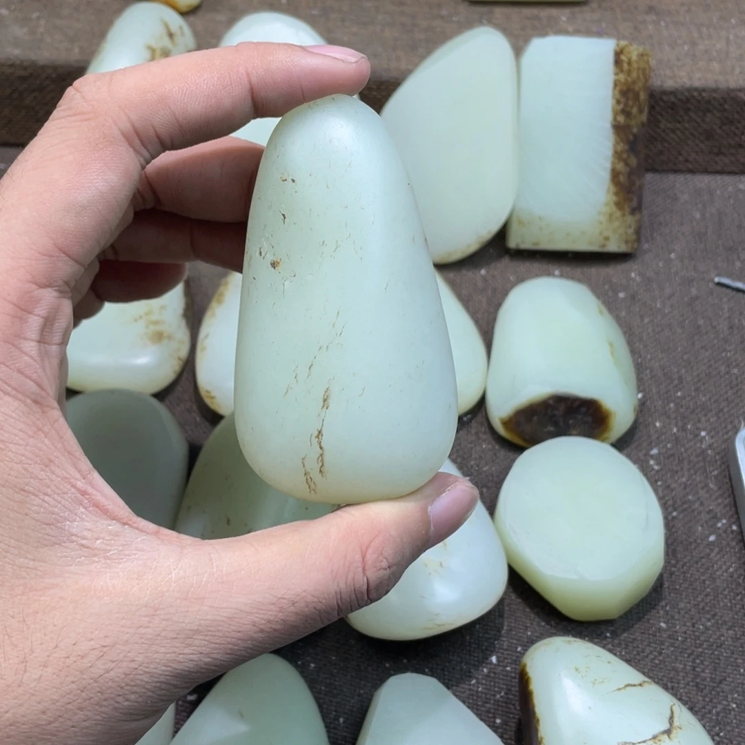 陈***生定制和田玉未镶嵌和田玉