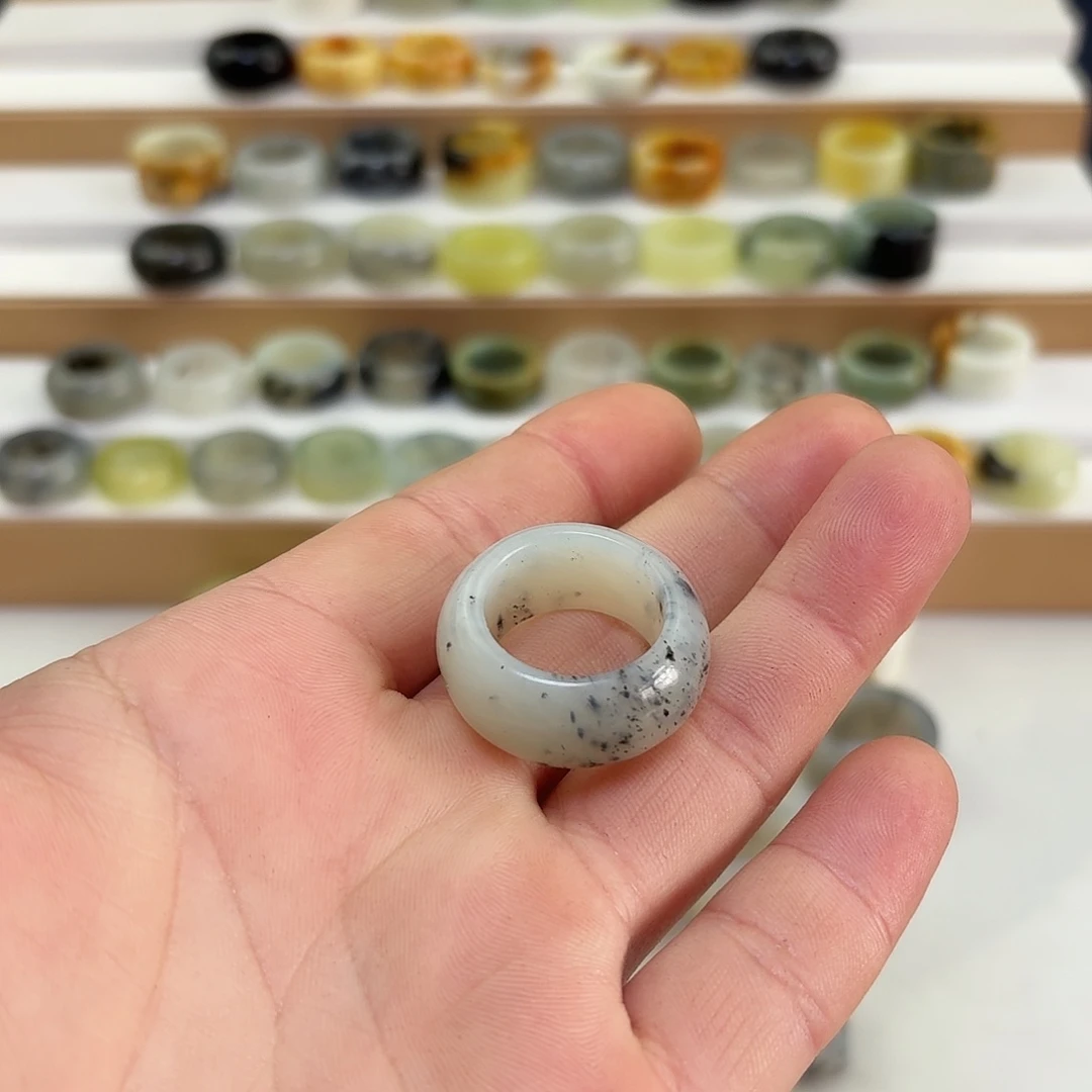 蛇纹石玉未镶嵌戒指