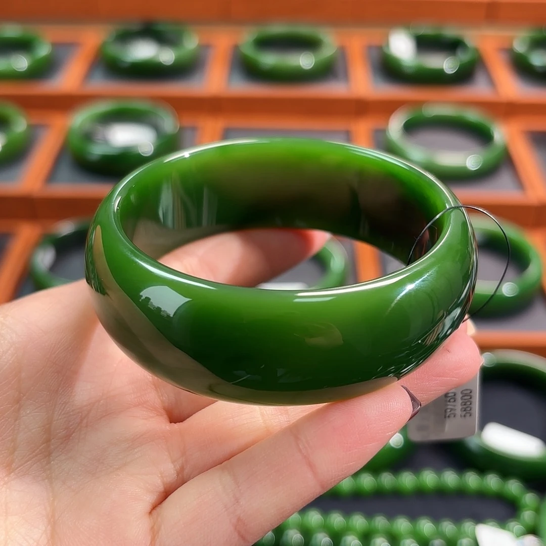 和田玉未镶嵌手镯红皮细度高菠菜绿