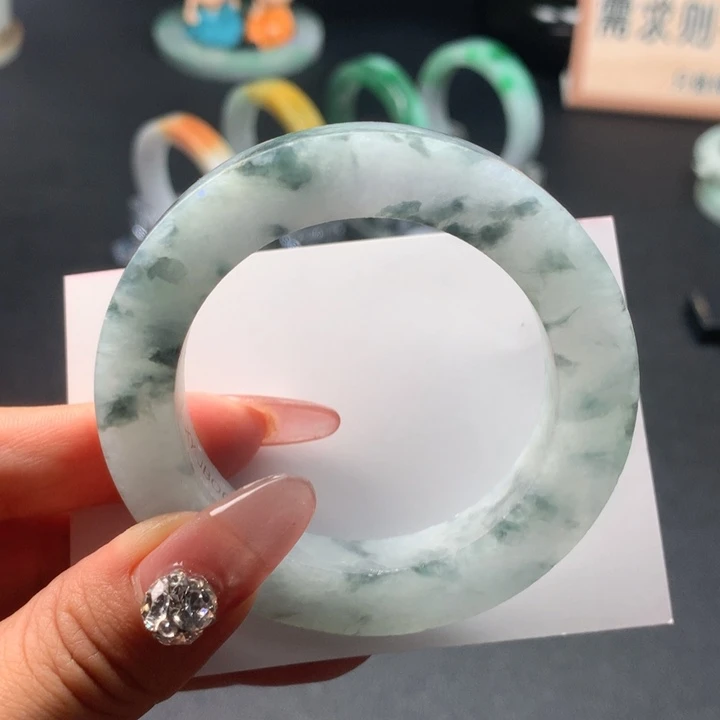 未镶嵌镯子定制翡翠