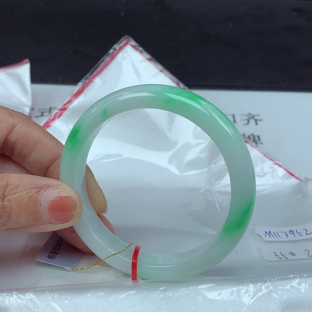 翡翠手镯未镶嵌55圈3952