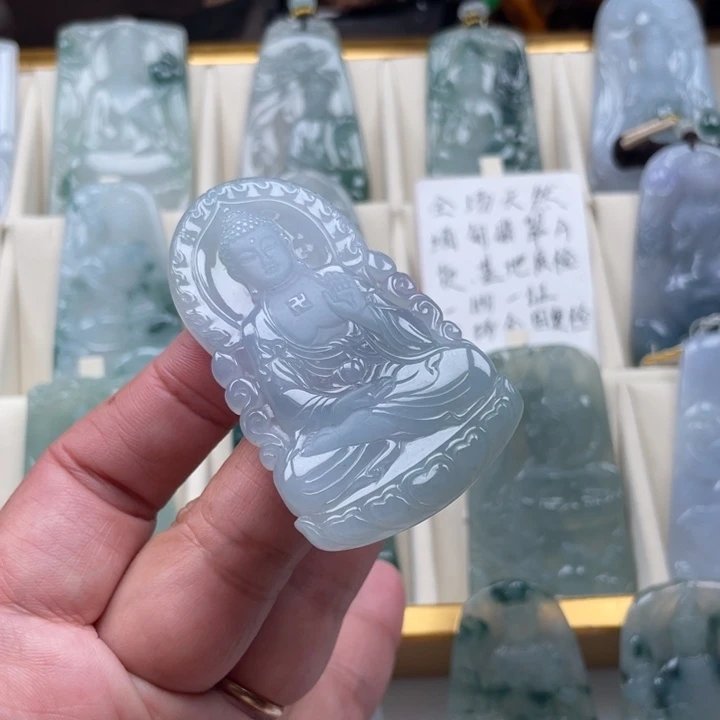 翡翠未镶嵌颈饰玉