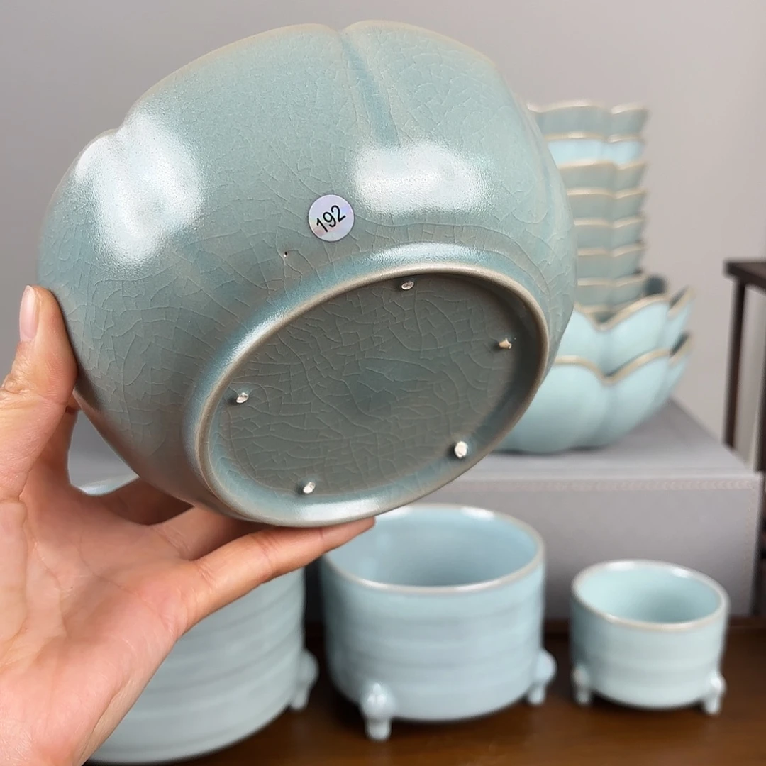 其他汝窑仿古釉葵口碗瑕疵特价192