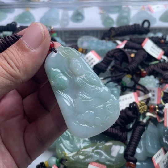 远****颈饰未镶嵌翡翠挂件