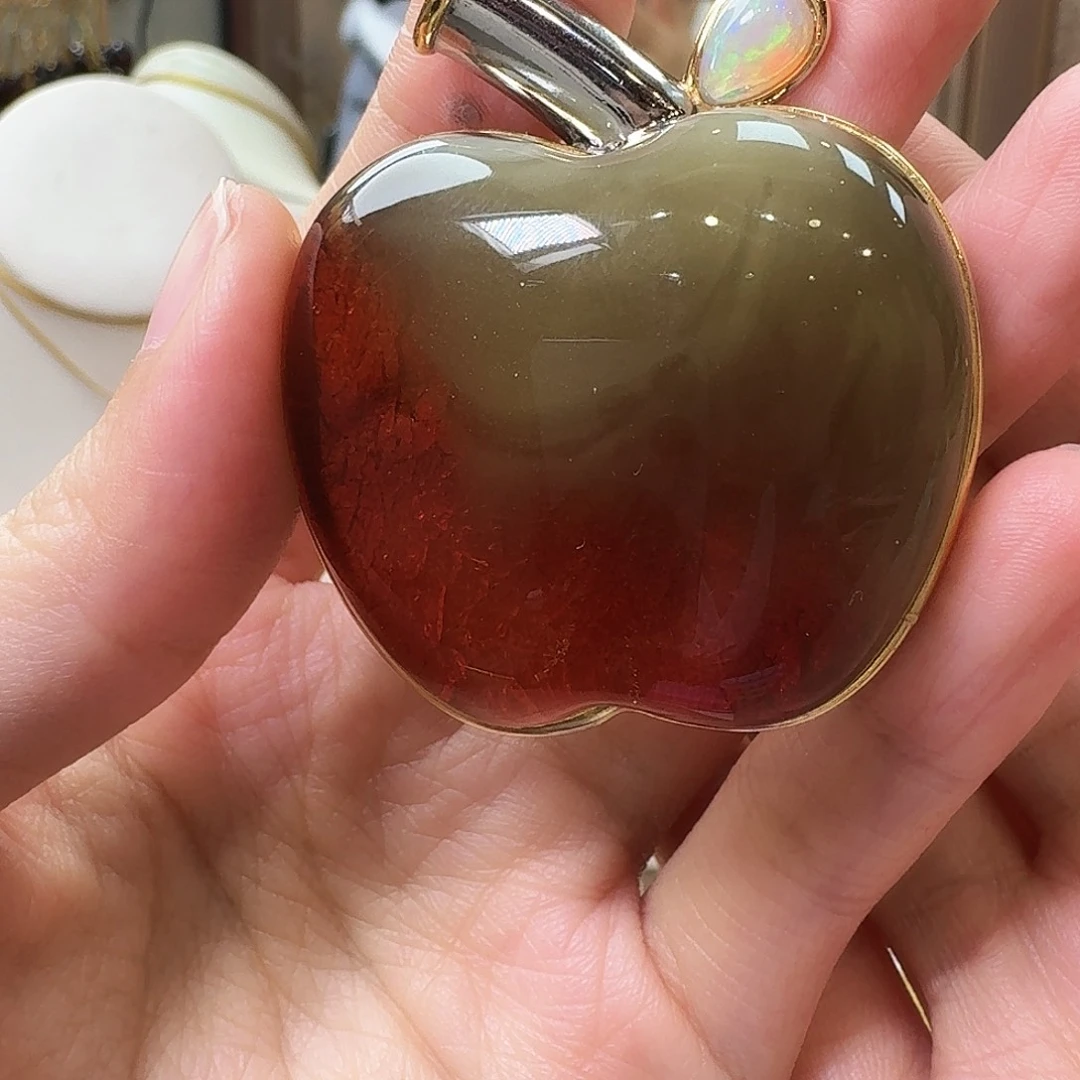 琥珀未镶嵌颈饰吊坠