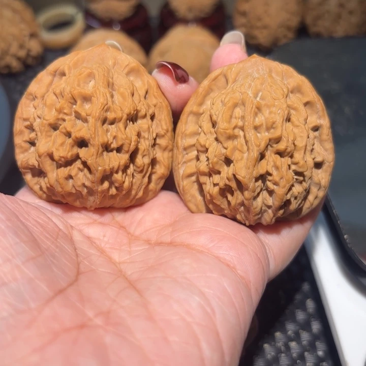 把件文玩核桃43麦穗虎头