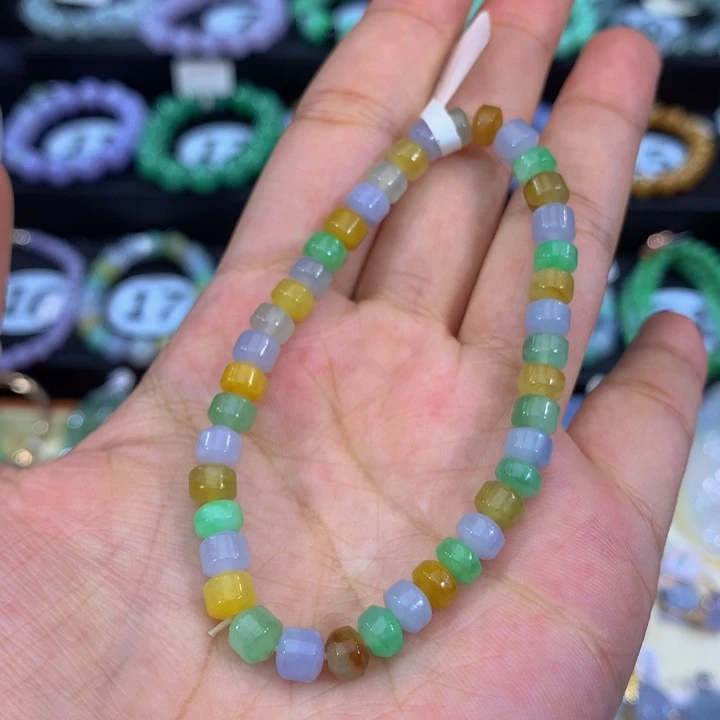 翡翠挂件未镶嵌翡翠